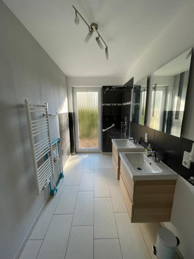 Villa Sara Wohnung Buskam Mit Terrasse Goehren  Exterior foto